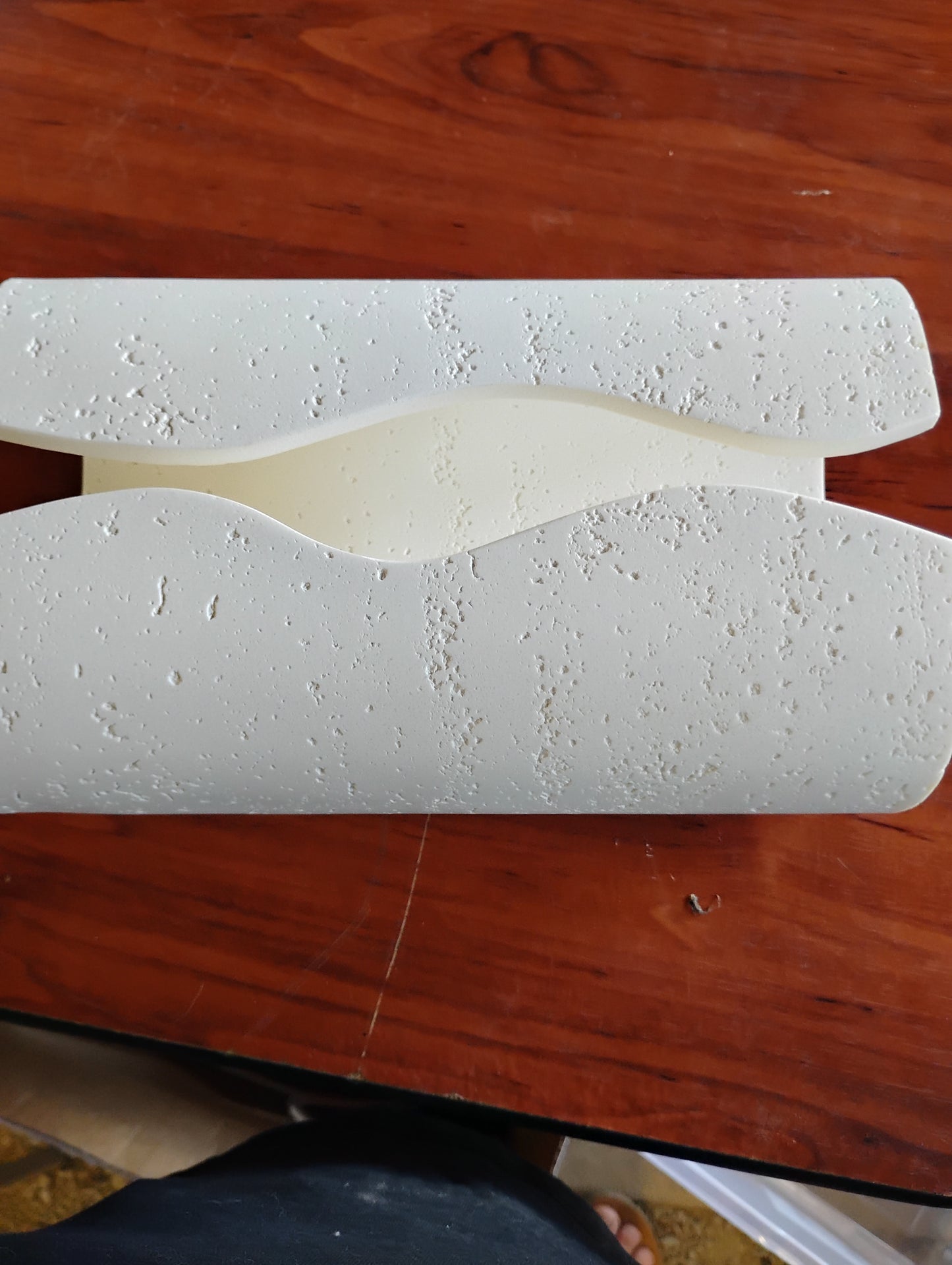 Tissue holder