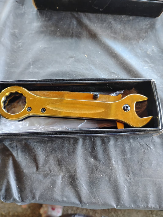 Gold wrench knife