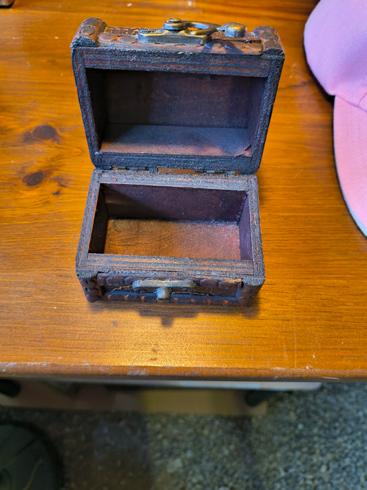Small trinket box
